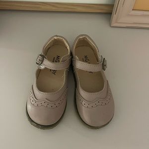 MG baby Mary Jane shoes size 27, used